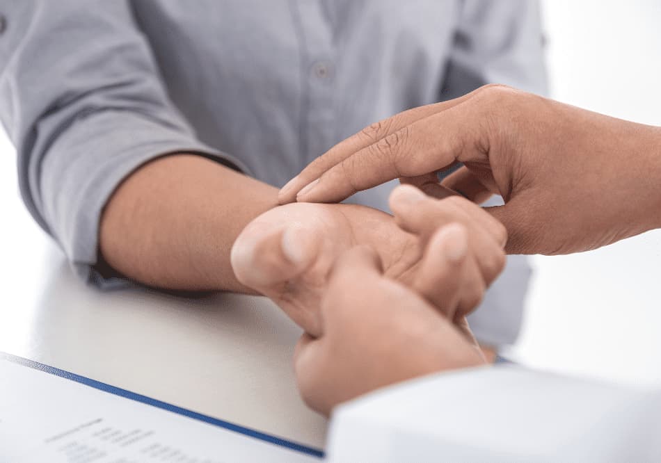 Nadi Pariksha (Pulse Analysis) in Ayurveda – Baner Balewadi