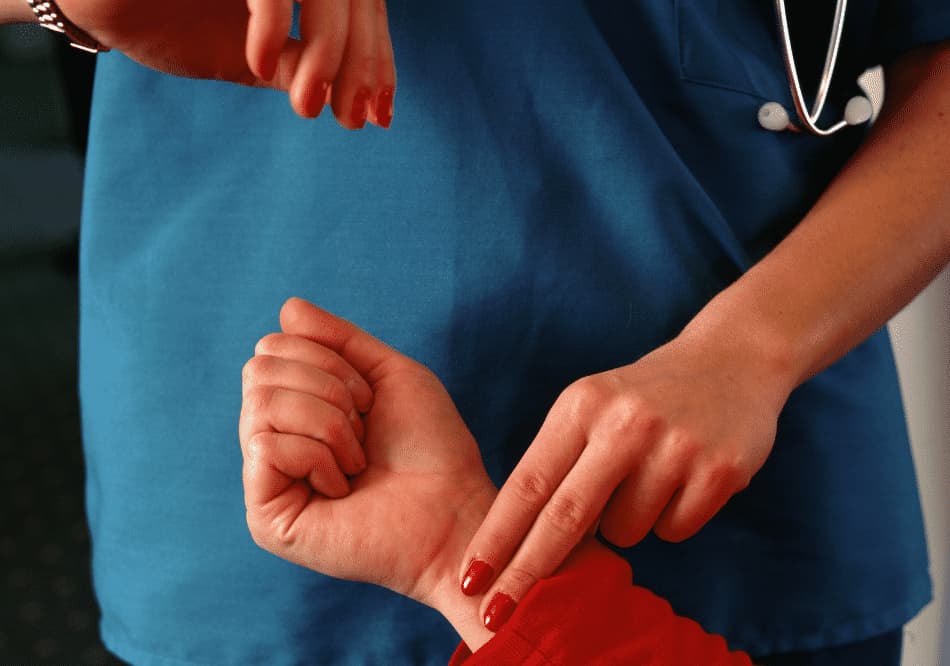 Nadi Pariksha (Pulse Analysis) in Ayurveda – Baner Balewadi